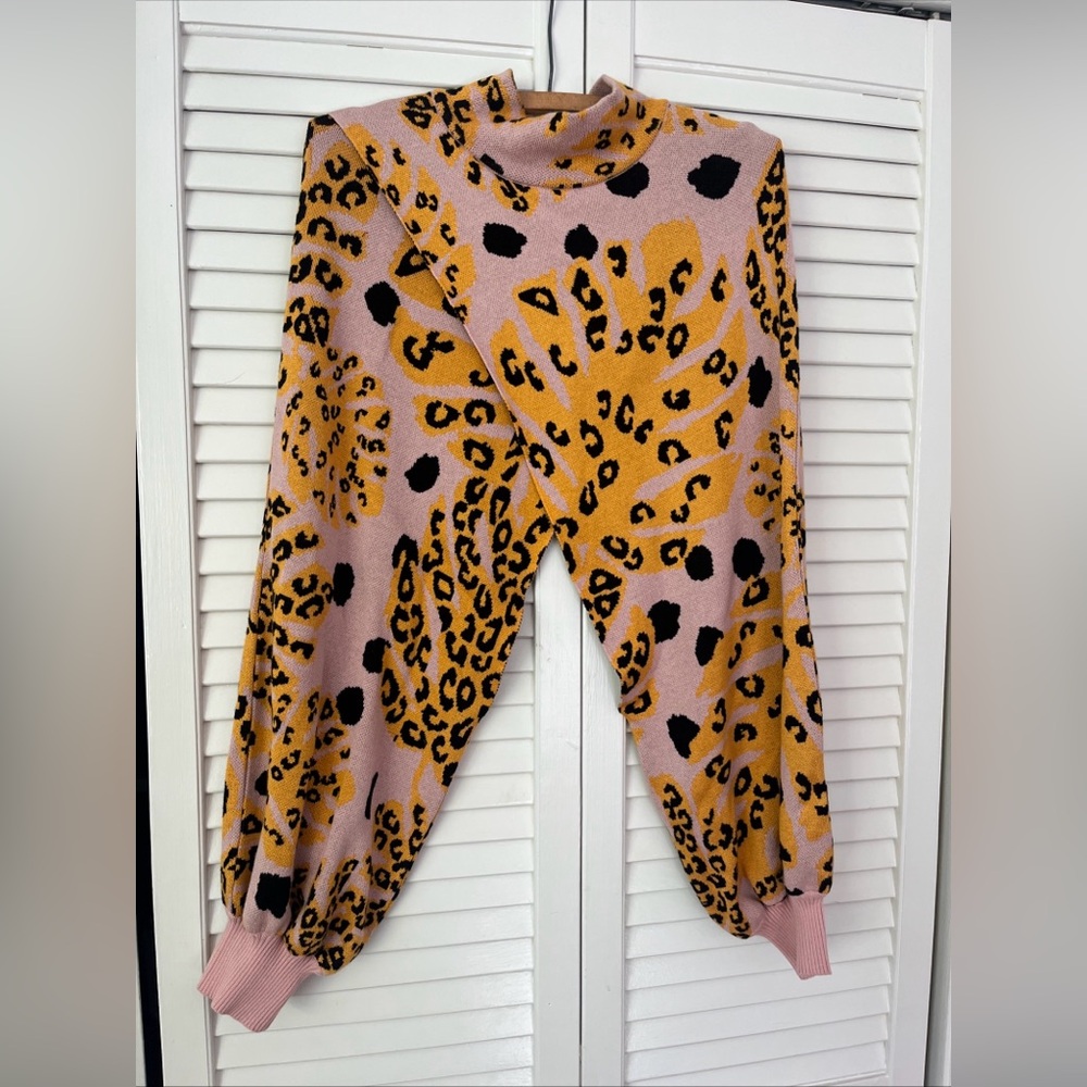 Farm Rio Shrug NWT SOLD OUT EVERYWHERE ONE SIZE